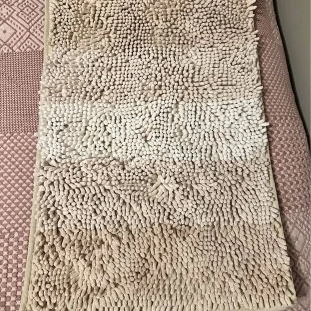 Bathroom rug